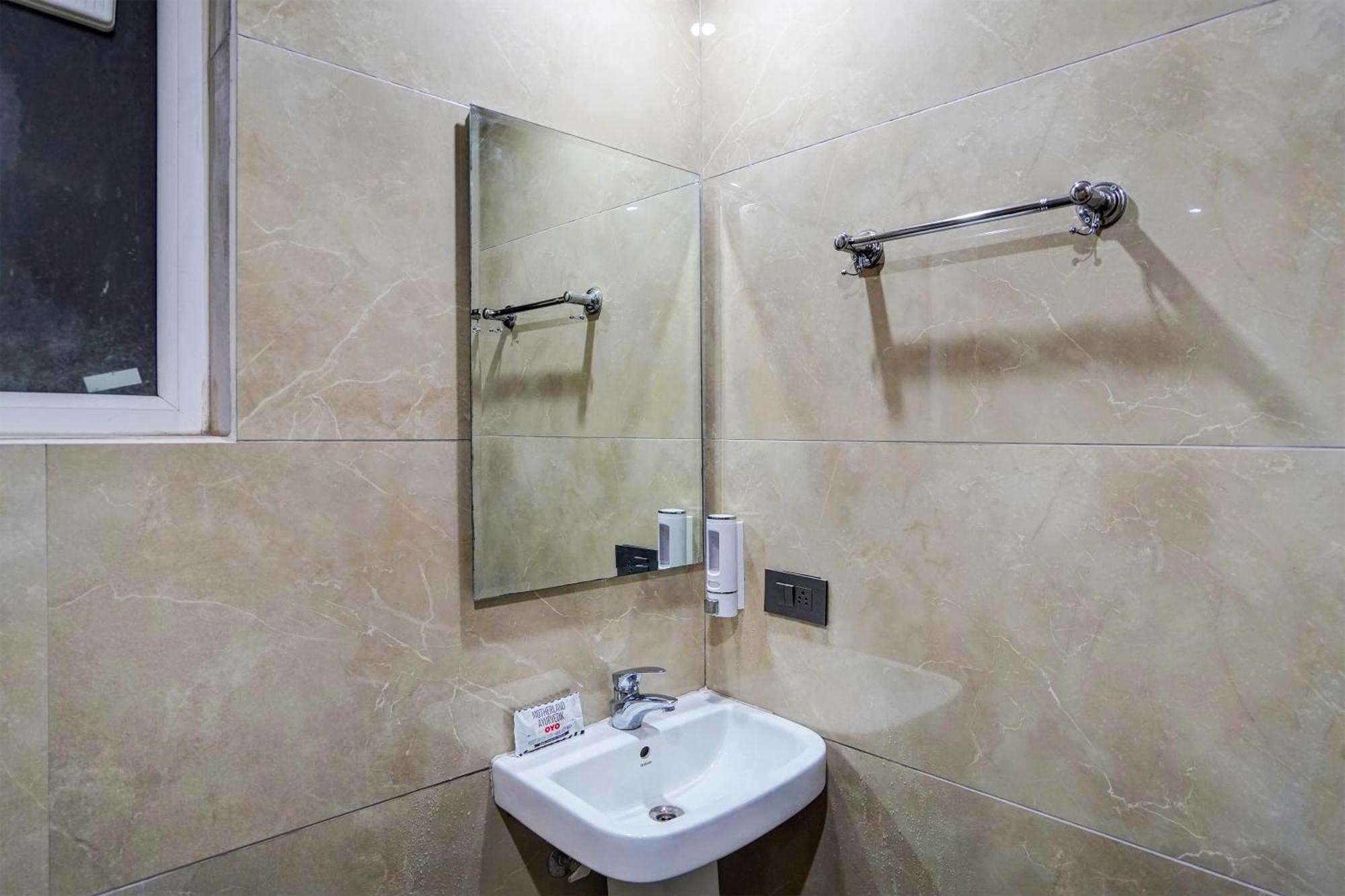 גורגאון Hotel O Parkinn מראה חיצוני תמונה